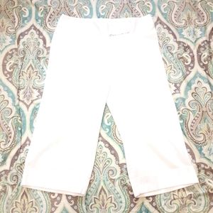 CATO Pure White Stretch Fabric Hip Hugger Capris